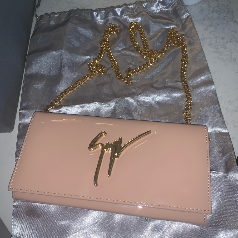 Giuseppe purse